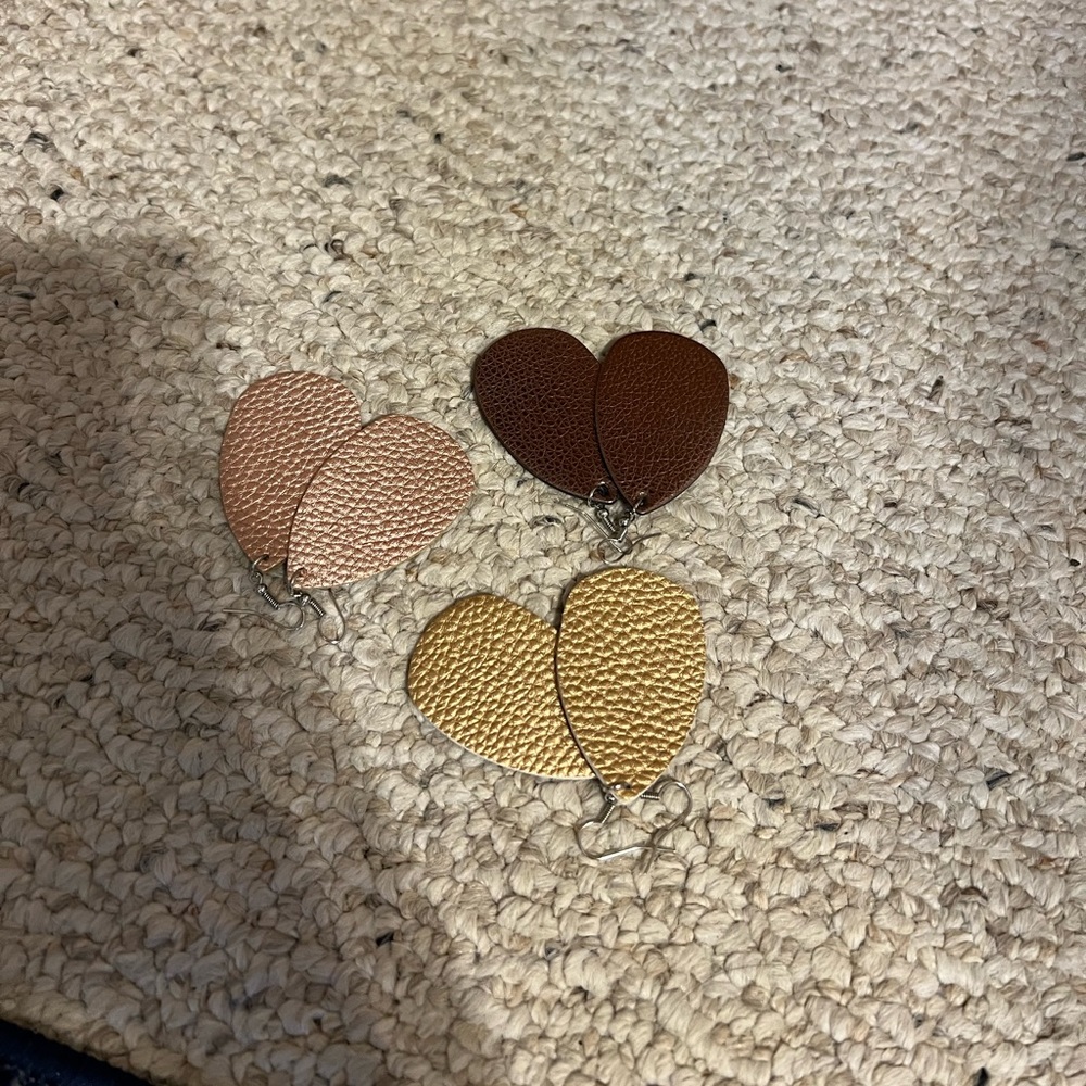 Women’s earrings